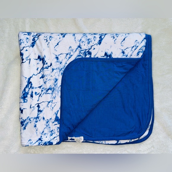 Kyte Sapphire Marble Toddler Blanket - Picture 3 of 6